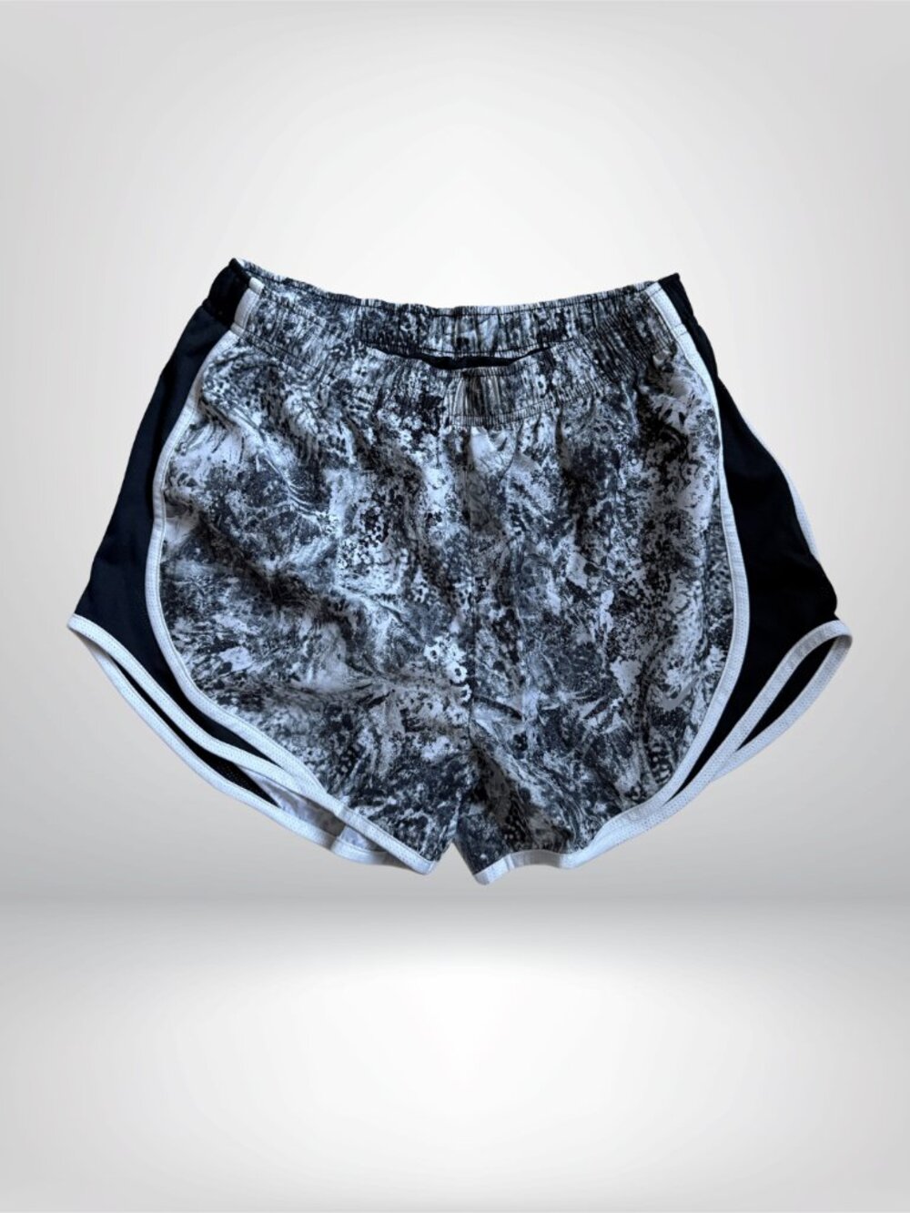 Nike Women's Tempo 3" Shorts size small